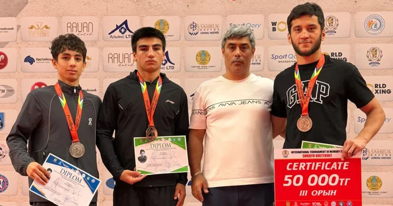 Boksçularımız Qazaxıstanda keçirilən turnirdə üç medal qazanıblar