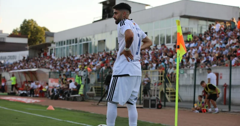 Rumıniya mediası: “Neftçi” futbolçunu son transfer günündə “aldadıb”