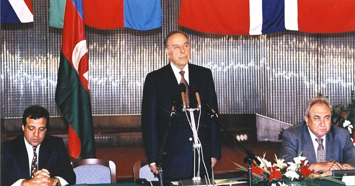 Əsrin müqaviləsi nin 32 yaşı oldu