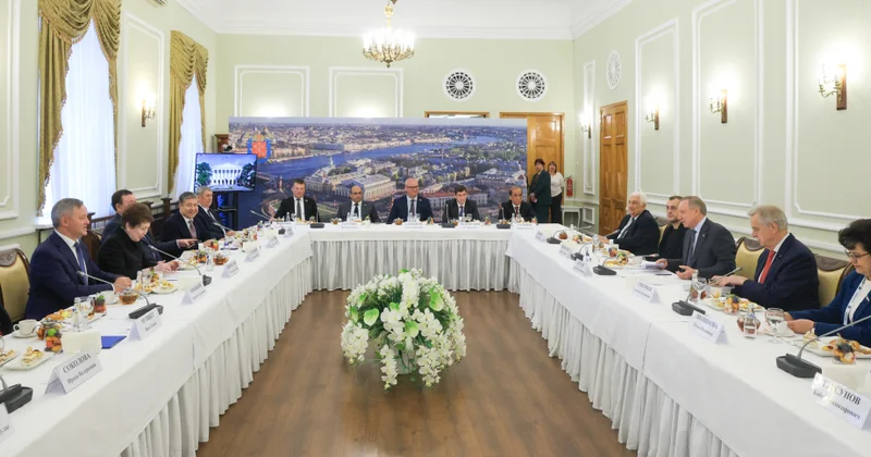 Sankt Peterburq qubernatoru MDB PA nın beynəlxalq müşahidəçiləri ilə görüşüb