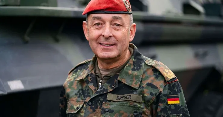 Broyer NATO Hərbi Komitəsinin rəhbəri seçilib