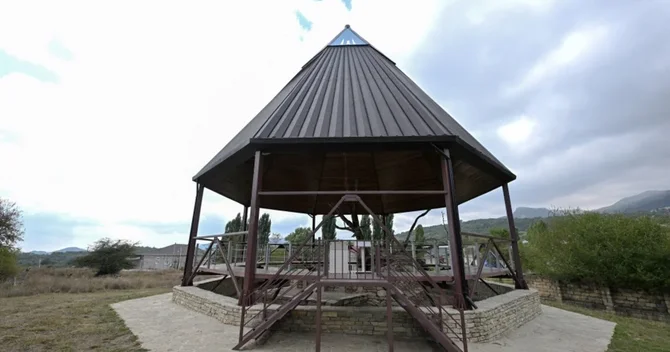 XIV əsrin izlərini daşıyan ziyarətgah yeniləndi