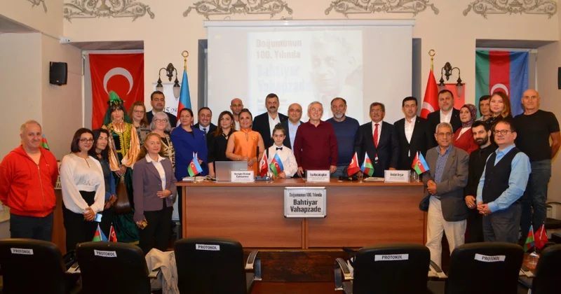 İstanbulda Bəxtiyar Vahabzadənin 100 illik yubileyi qeyd edilir