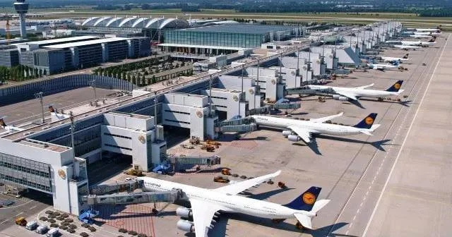 Аэропорт Мюнхена приостановил работу