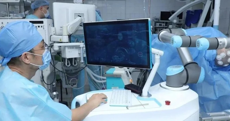 Qazaxıstanda robot cərrahın köməyi ilə beyin əməliyyatları həyata keçiriləcək