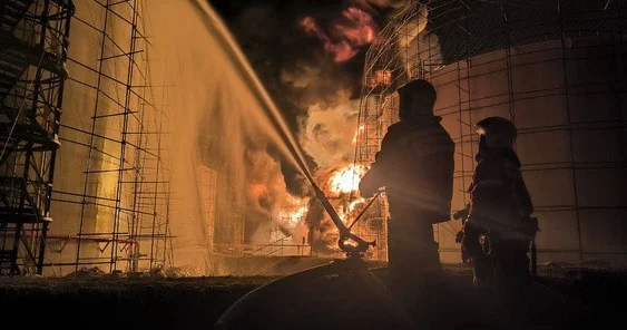 В России газзавод загорелся после удара дронов ВСУ