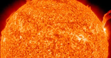 На Солнце зарегистрировали вспышку предпоследнего класса мощности