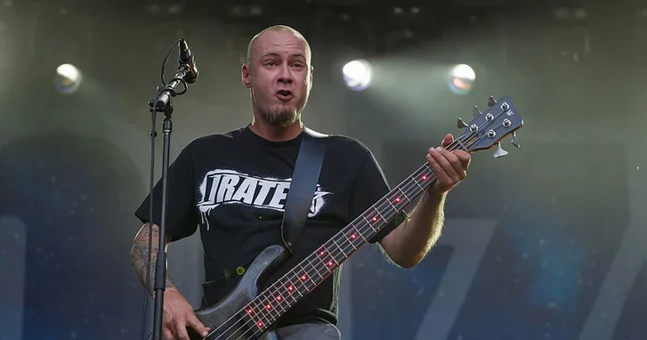 Умер бас гитарист Limp Bizkit Сэм Риверс