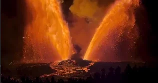 На Гавайях продолжается извержение вулкана ВИДЕО
