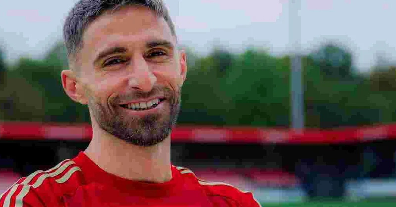 Çelsi və Liverpul un sabiq futbolçusu dördüncü liqa komandası ilə anlaşdı
