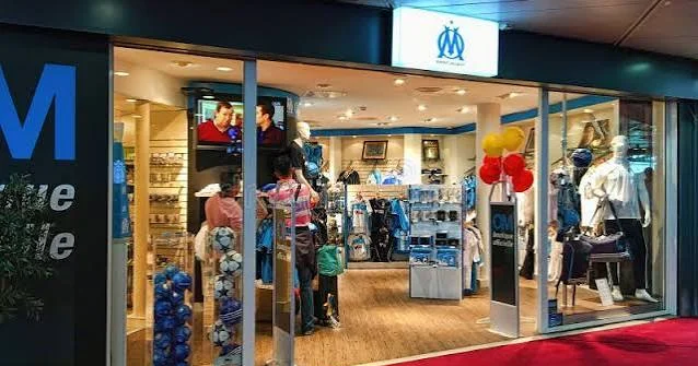 Fransa klubunun rəsmi mağazası talan olundu