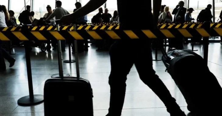 В ГМС объяснили, за что иностранцев могут выдворить из Азербайджана