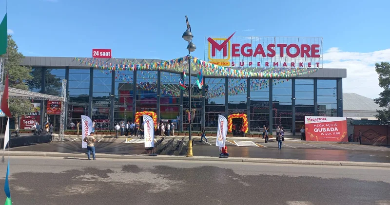 “Meqastore”dən şikayət: “İçindən qurd çəxdı”