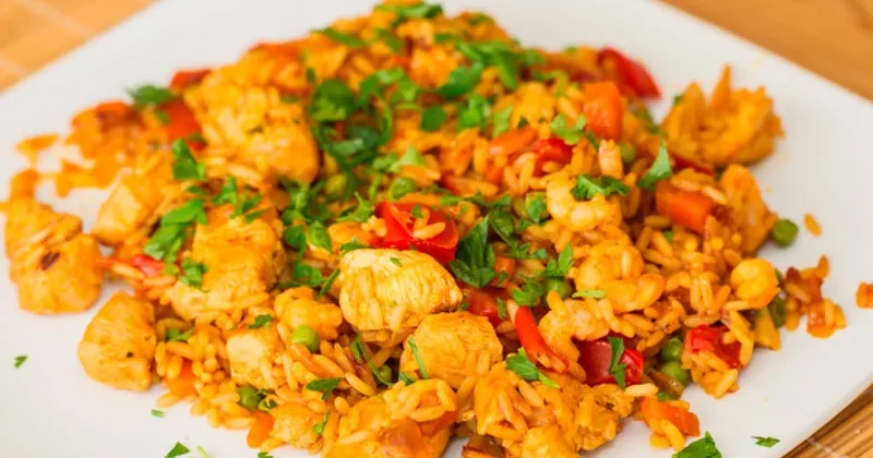 Жители турецкой Бурсы отравились рисом и курицей на массовых поминках