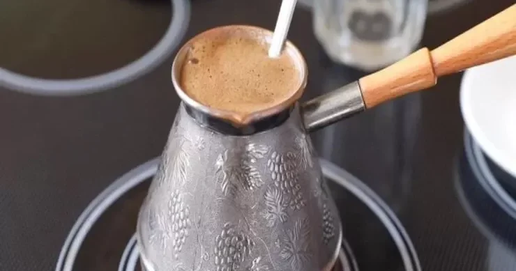 Qəhvə içdikdən sonra qarın niyə ağrıyır?