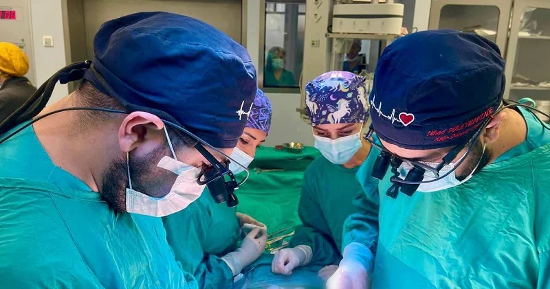 Baş Klinik Hospitalda mürəkkəb açıq ürək əməliyyatı uğurla icra olunub