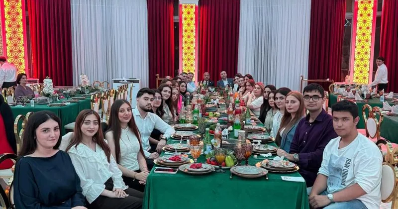 Nəsimi rayonunda fəal gənclərlə bayram ərəfəsində səmimi görüş keçirilib FOTO