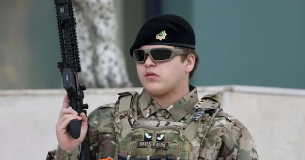 Команда К 13 : вооруженная свита сына Кадырова