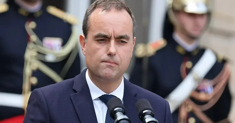 Лекорню не исключил введения режима ЧП во Франции
