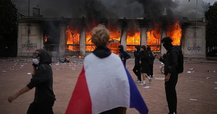 В Париже во время протестов погиб еще один человек