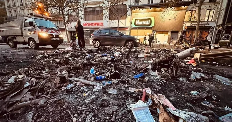 Во Франции вводят частичный комендантский час ФОТО
