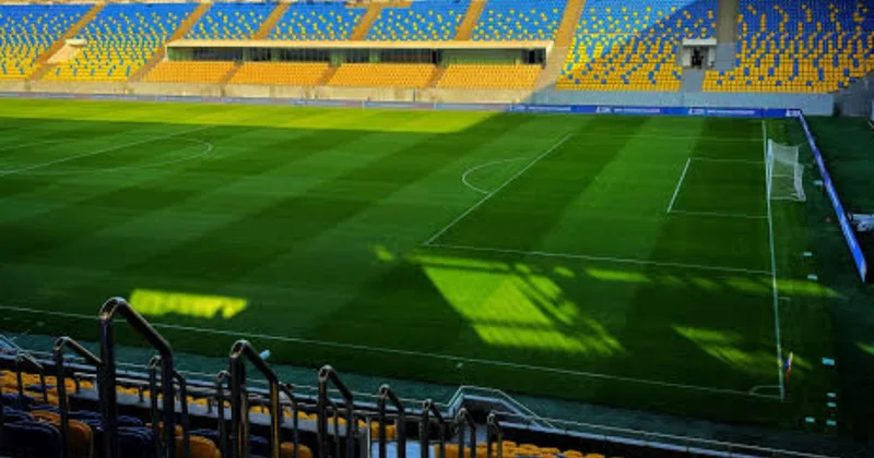 “Kəpəz”in oyunlarından sonra Gəncə stadionunun ətrafı qaranlığa qərq olur VİDEO