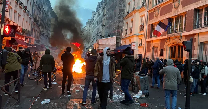 Изуродованная Франция : Le Figaro раскритиковала власти страны Видео