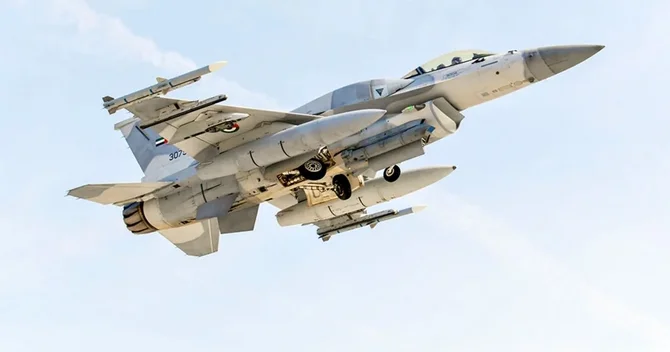 Azərbaycan və BƏƏ pilotlarından havada döyüş manevrləri