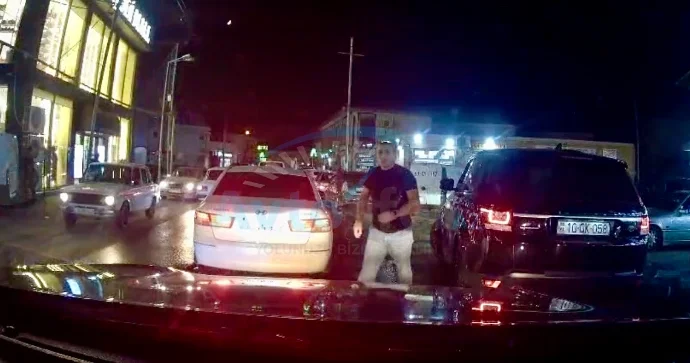 Bakıda tıxacdan qaçan “Range Rover” sürücüsü qəza törətdi VİDEO