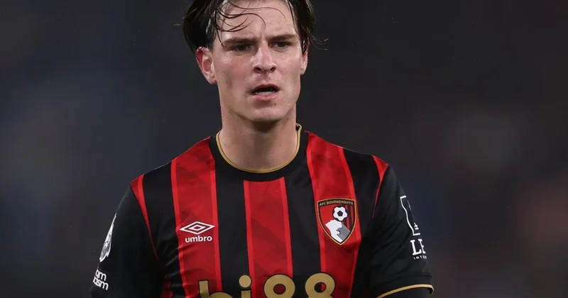 “Liverpul” və “Çelsi”yə pis xəbər: “Bornmut” transfer qiymətini artırır