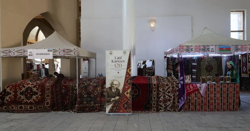 Азербайджанское ковровое искусство представлено на фестивале в Хиве ФОТО