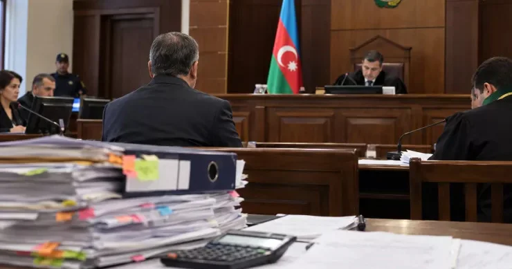 Səhiyyə Nazirliyinin sabiq idarə rəisi HAKİM QARŞISINDA