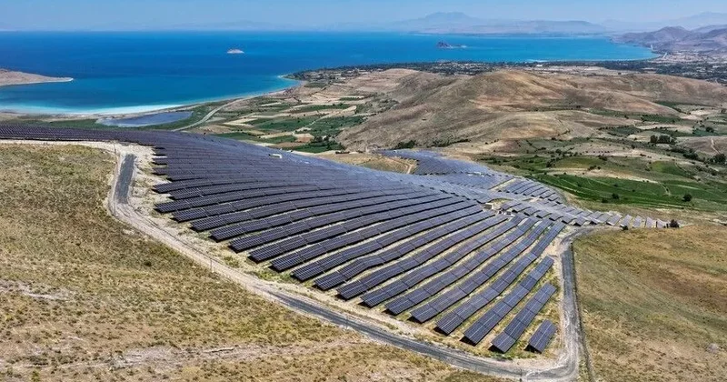 Dünyanın yeni elektrik ehtiyaclarının ödənilməsində təmiz enerjinin rolu artır