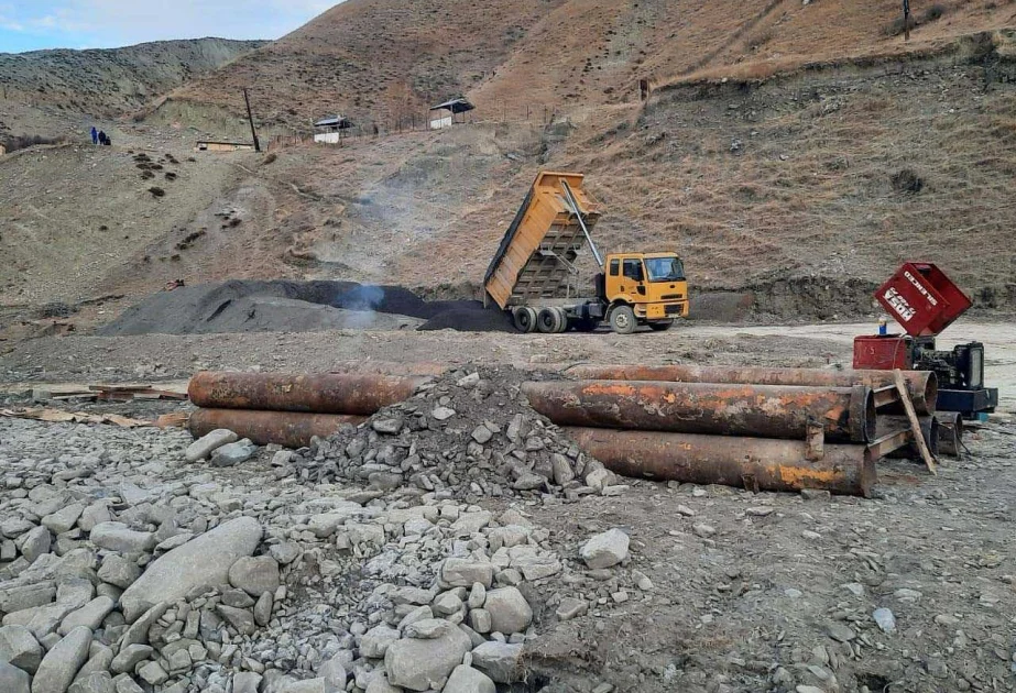 QubaXınalıq yolunda yeni körpünün inşası davam etdirilir AZƏRTAC