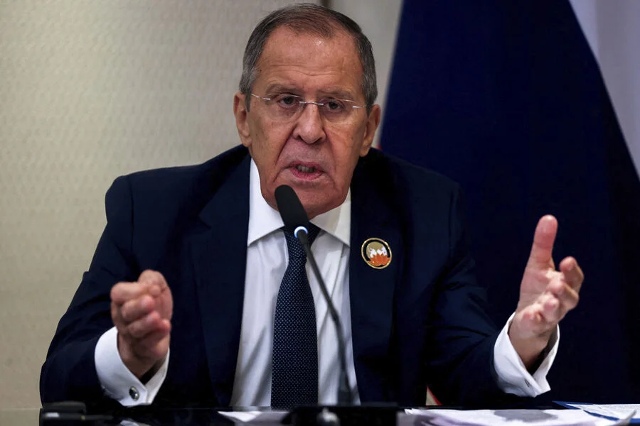 Lavrov Trampı təriflədi O, sülhün prezidentidir