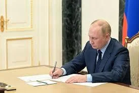 Putin yeni nüvə doktrinasını təsdiqlədi Bu halda Ukarynaya nüvə zərbəsi endirilə bilər... AzPolitika onlayn siyasiictimai qəzet