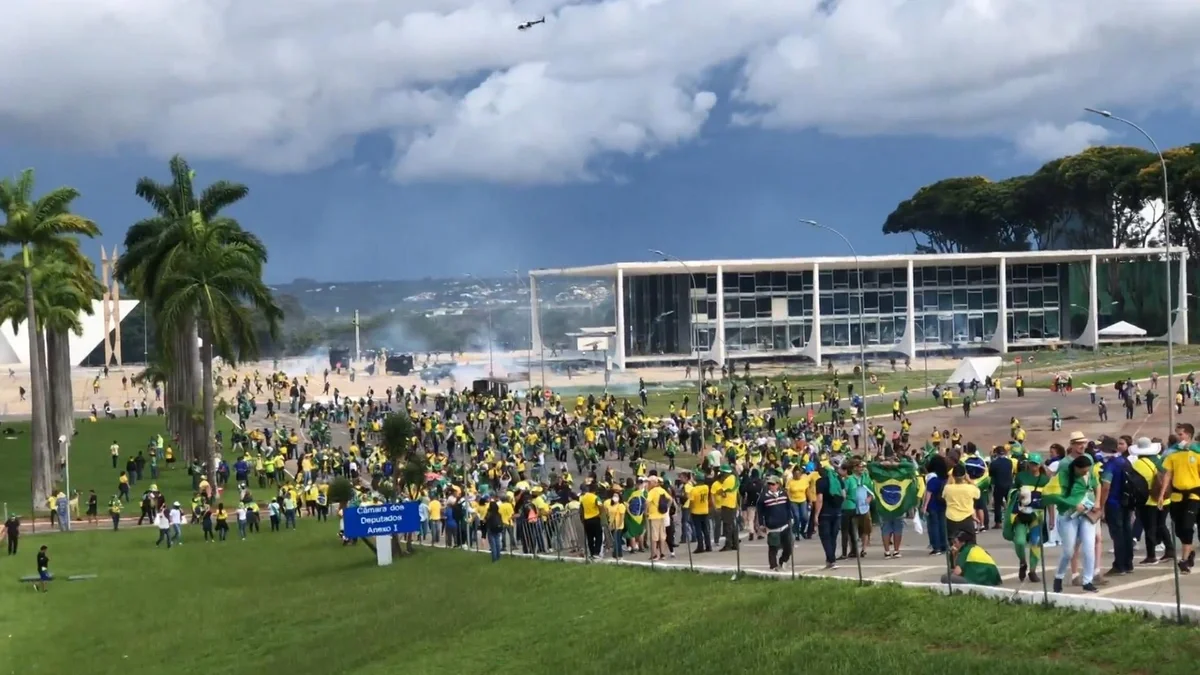 Braziliyada prezidentə suiqəsd cəhdində şübhəli bilinən şəxslər saxlanılıblar