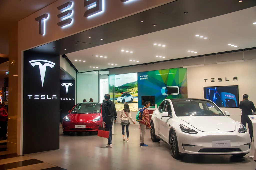 “Tesla” səhmləri 6,7% bahalaşıb