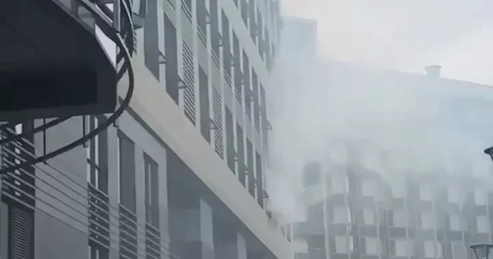 В центре Москвы горит отель Radisson Blu: эвакуированы 400 человек ВИДЕО