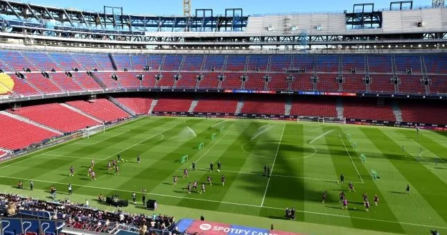 Barselona Ayntraxt oyunu Kamp Nou da