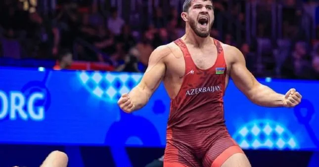 Güləşçimiz finala yüksəldi