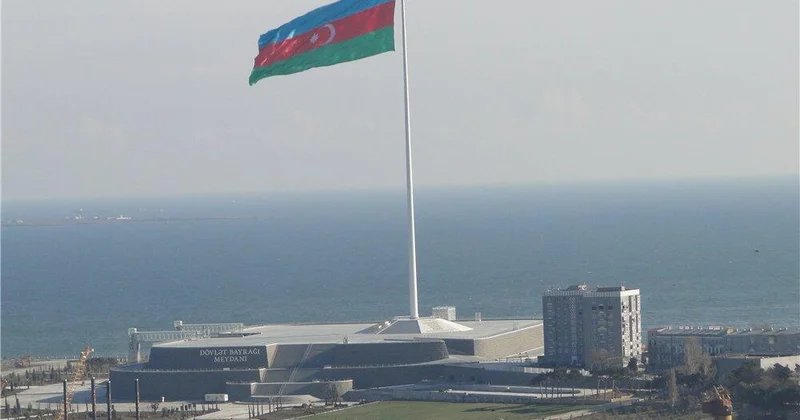 На площади Государственного флага обновили флаг Азербайджана НОВЫЙ РЕКОРД ВИДЕО