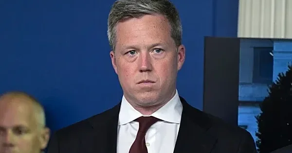 В Украину прибыли министр и начальник штаба Сухопутных войск США