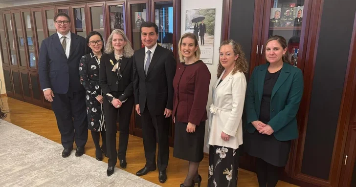 Хикмет Гаджиев встретился с заместителем госсекретаря США Элисон Хукер