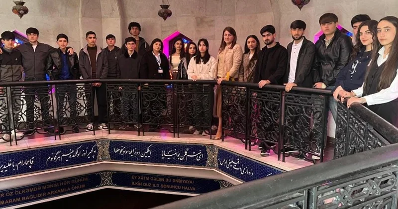 ADAU tələbələri Nizami Gəncəvi məqbərəsini ziyarət ediblər FOTOLAR