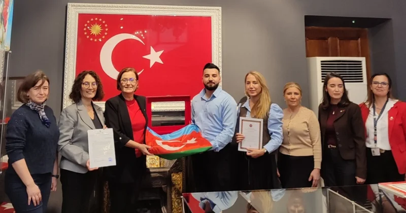 MDU nun şəhid məzununa məxsus Azərbaycan bayrağı Türkiyədəki Bayraq muzeyində FOTOLAR