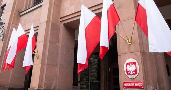 Polşa Rusiyanın ölkədəki son diplomatik korpusunu da qapatdı: Təxribatlar güclənib