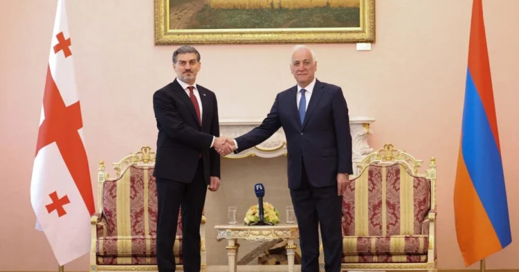 Kavelaşvili Vaaqn Xaçaturyanla görüşüb