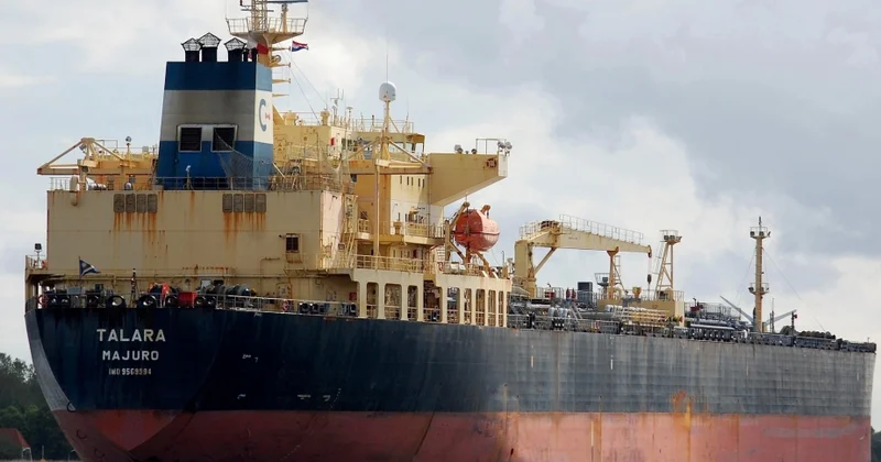 İran Körfəzdə ələ keçirdiyi tankeri sərbəst buraxıb