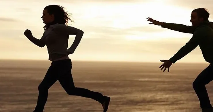 Kişiləri arxasınca qaçmağa məcbur edən BÜRC qadınları